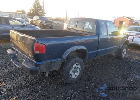 2000 Chevrolet S-10 Ls from USA, damaged, VIN 1GCCT19W3Y8300372